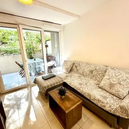 Neuf Avec Grande Terrasse Au Calme Ницца